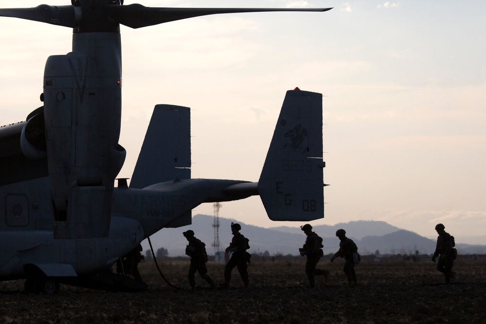 75 feet of flight line: 1st Battalion, 6th Marines Practice Fast-roping Operations