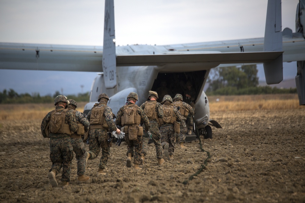 75 feet of flight line: 1st Battalion, 6th Marines Practice Fast-roping Operations