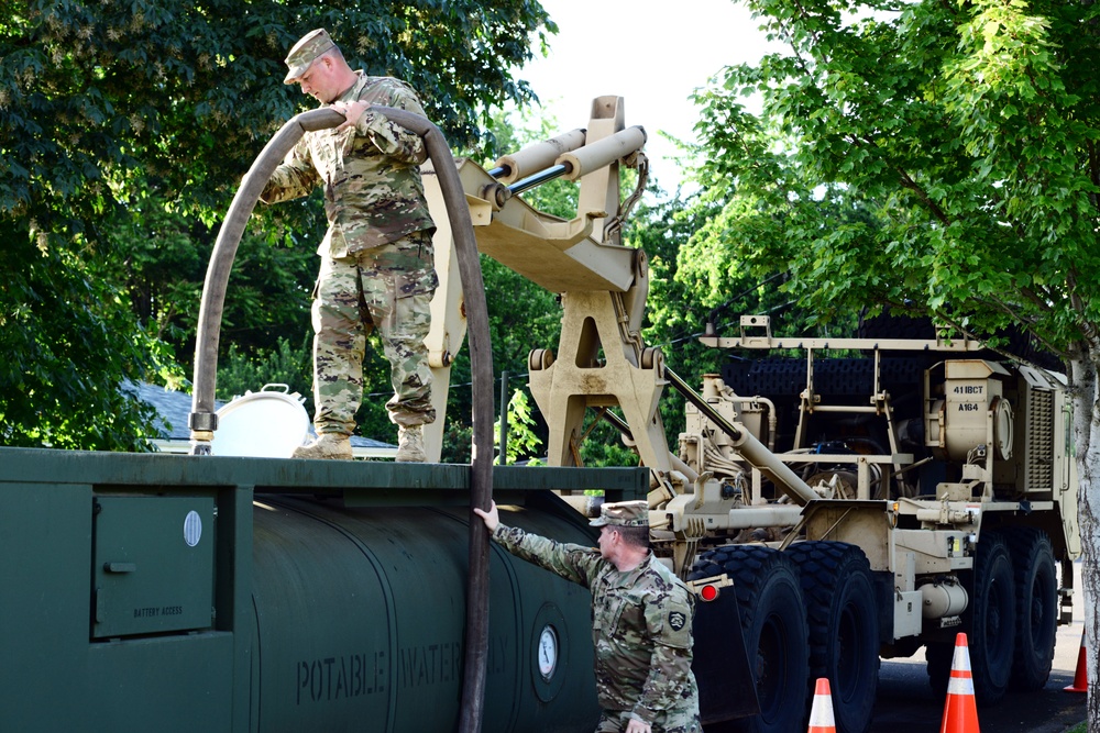 Oregon National Guard assists with water distribution