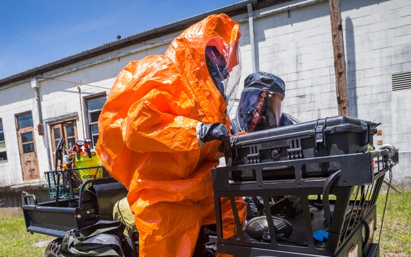 21st WMD-CST investigates simulated crime scene