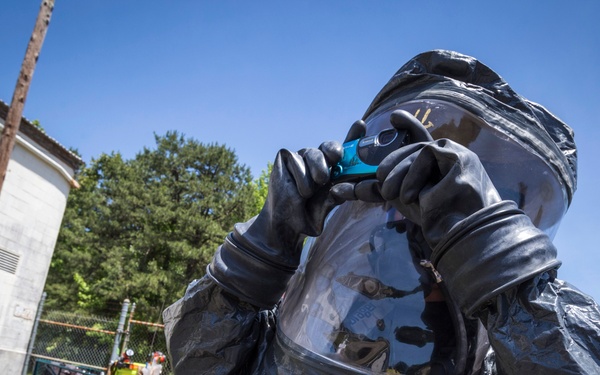 21st WMD-CST investigates simulated crime scene