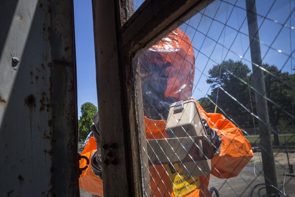 21st WMD-CST investigates simulated crime scene