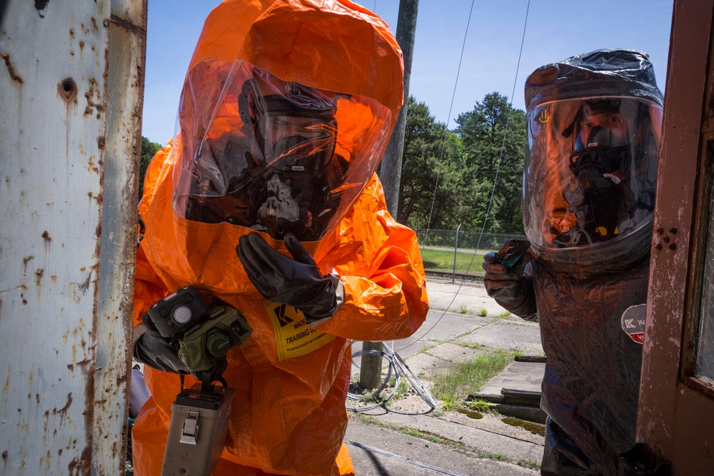 21st WMD-CST investigates simulated crime scene