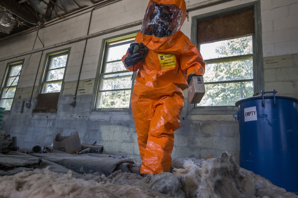 21st WMD-CST investigates simulated crime scene