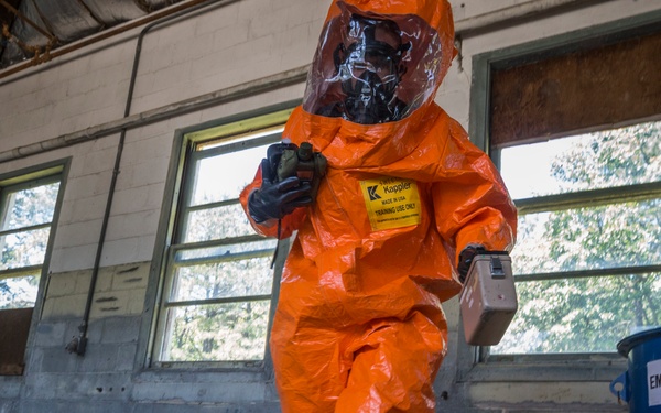 21st WMD-CST investigates simulated crime scene