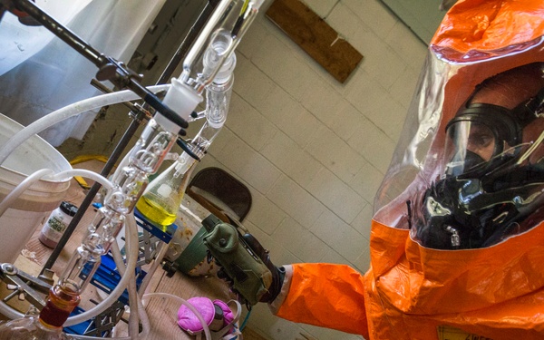 21st WMD-CST investigates simulated crime scene