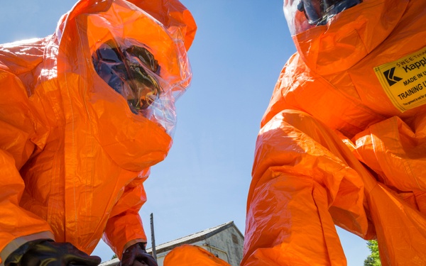 21st WMD-CST investigates simulated crime scene