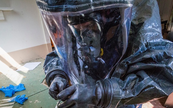 21st WMD-CST investigates simulated crime scene