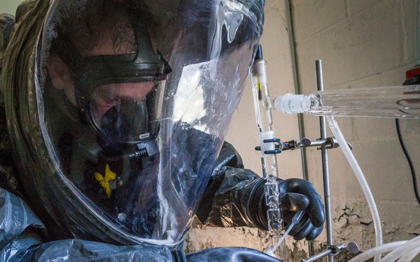 21st WMD-CST investigates simulated crime scene