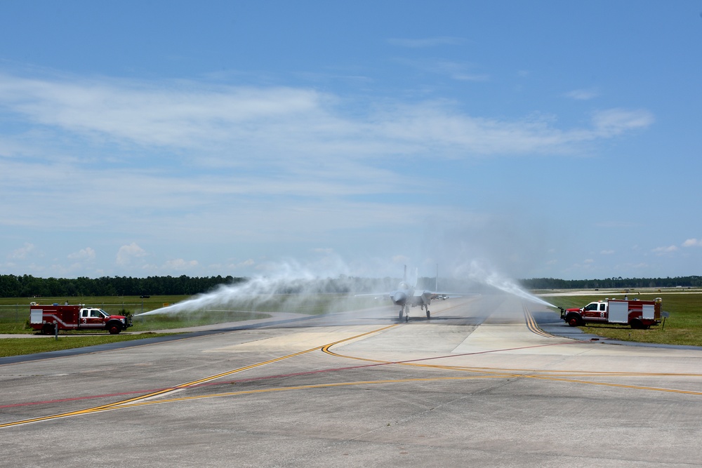Colonel Bell's fini flight