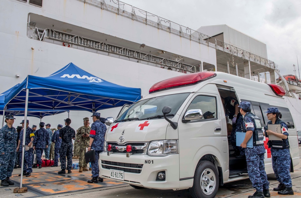 U.S. and JMSDF Sailors participate in biliateral training exercise aboard USNS Mercy