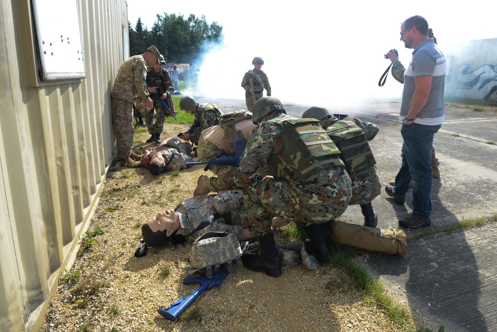 Combat Lifesaver Course conducts practical exercise