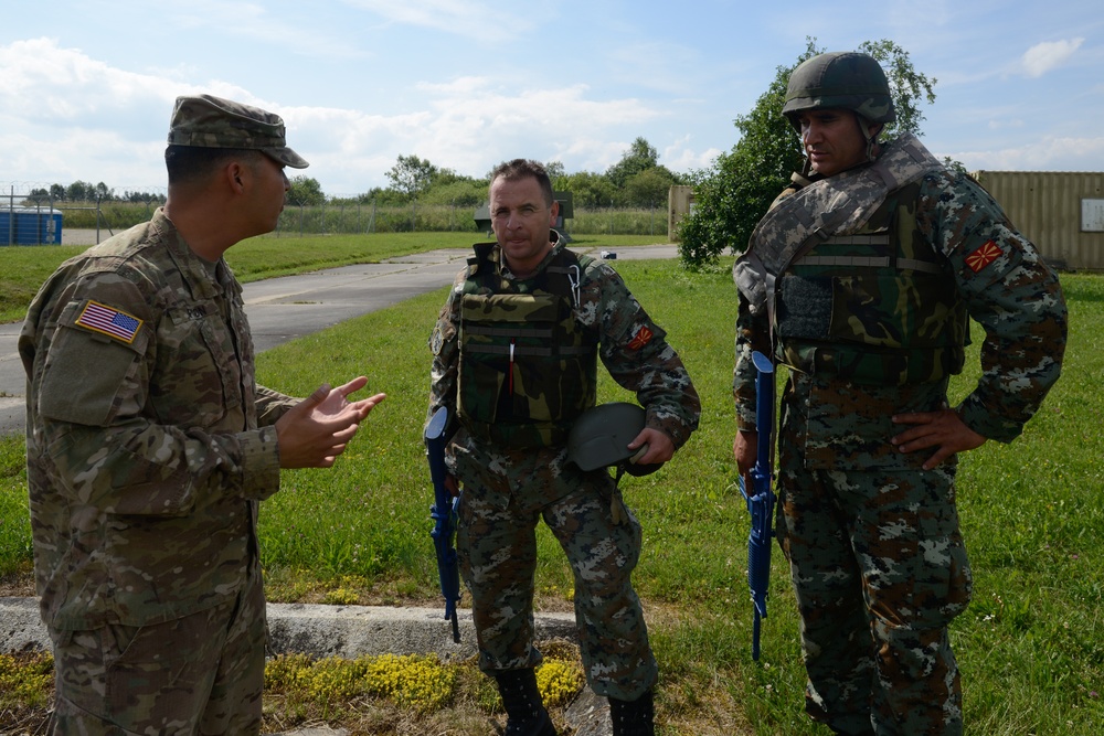 Combat Lifesaver Course conducts practical exercise