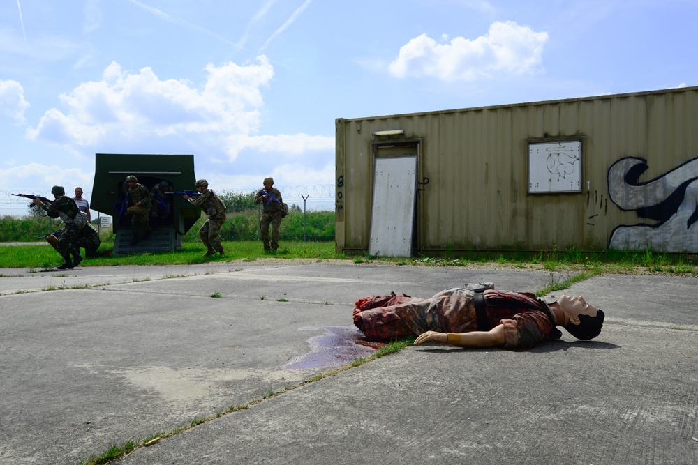 Combat Lifesaver Course conducts practical exercise