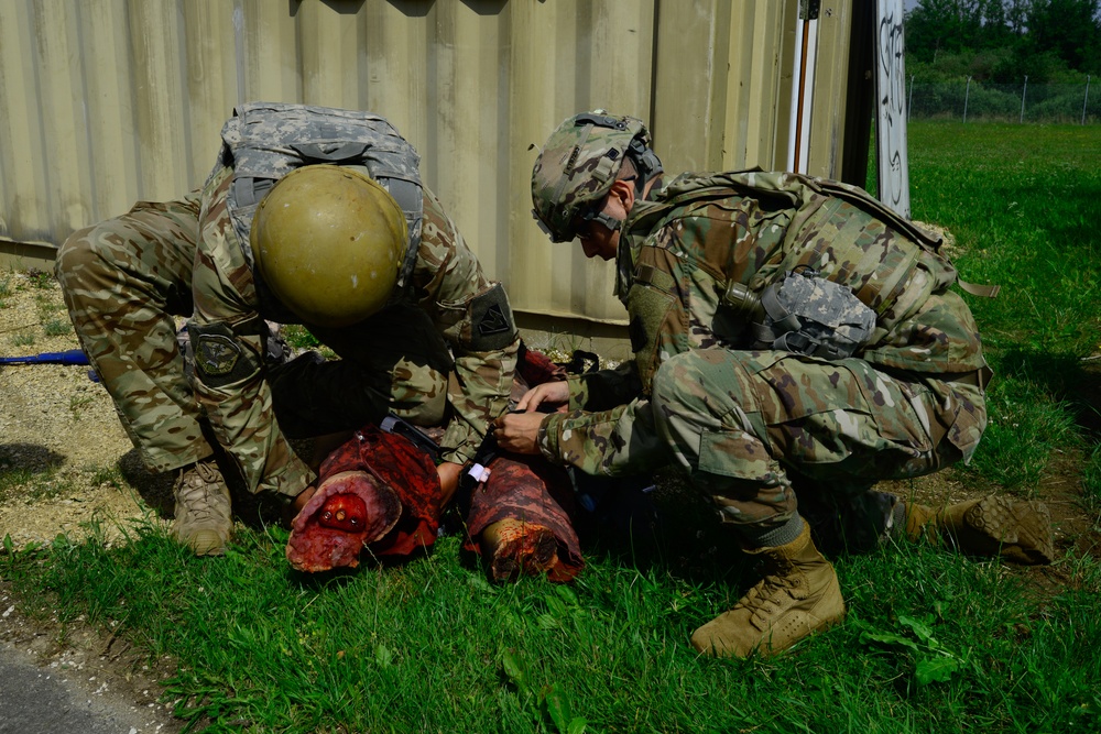 Combat Lifesaver Course conducts practical exercise