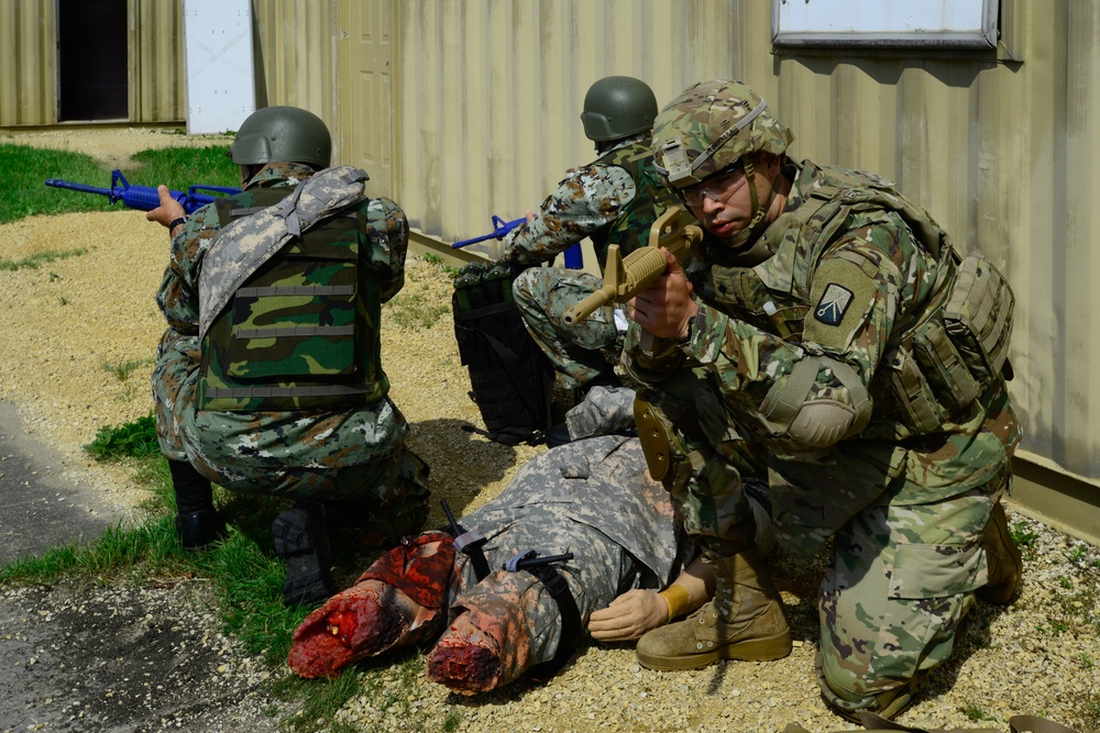 Combat Lifesaver Course conducts practical exercise