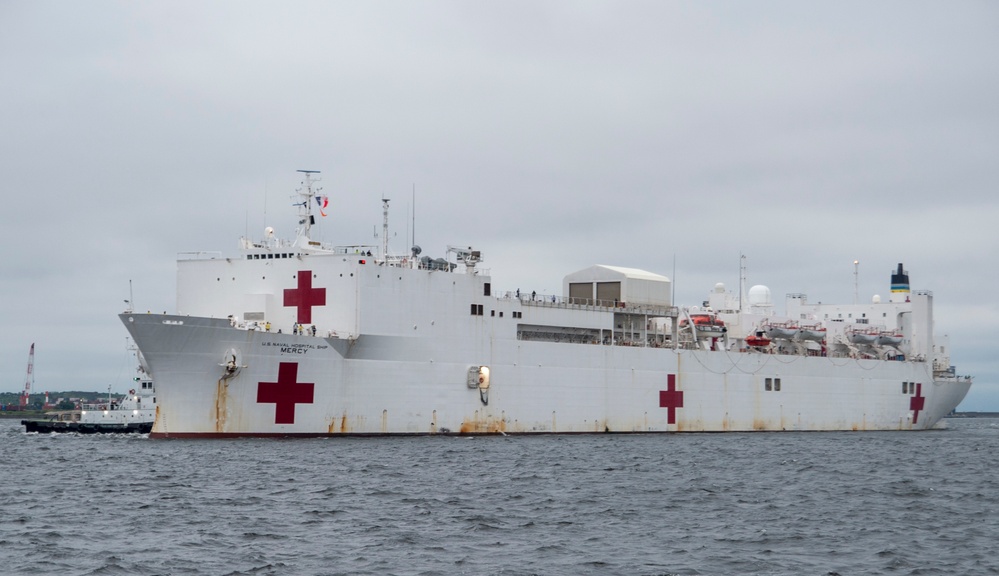 USNS Mercy Arrives in Tokyo
