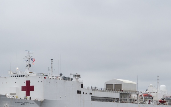 USNS Mercy Arrives in Tokyo