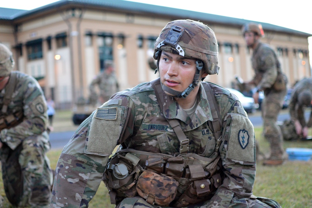 ‘Tropic Lightning’ Soldiers conduct EIB ruck march