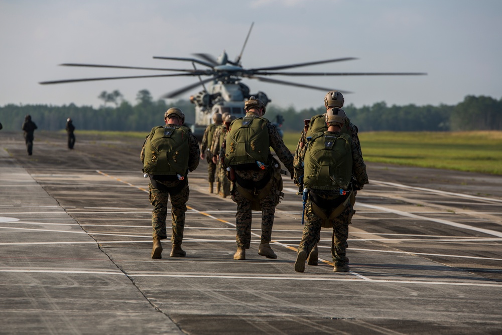 2nd Recon Conducts Jump Operations