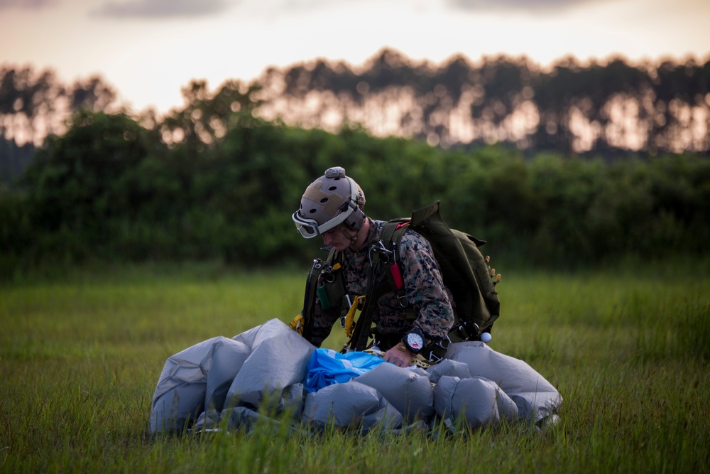 2nd Recon Conducts Jump Operations