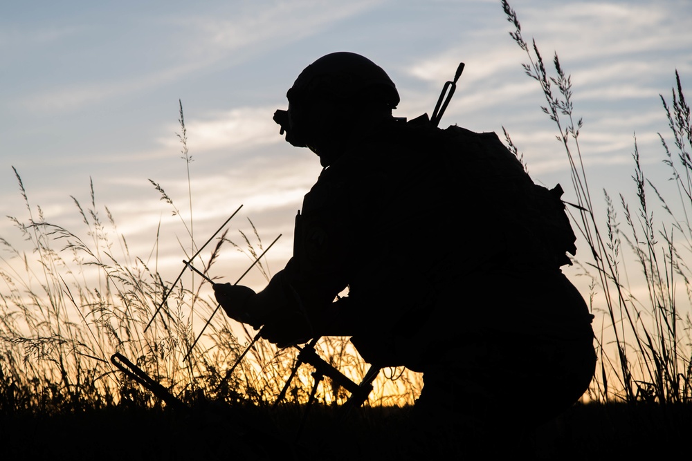 Airman establishes satellite communications in Saber Strike 18