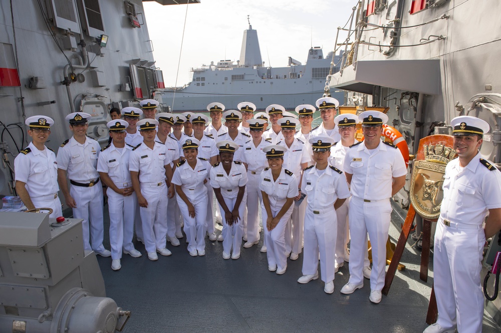 USS Bonhomme Richard (LHD 6) Officer and Midshipmen visit Chilean frigate Almirante Lynch (FF 07)