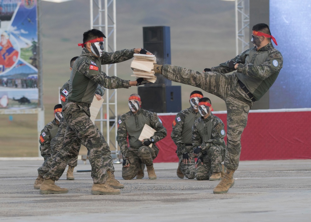 ROK Marines Perform for Cultural Event