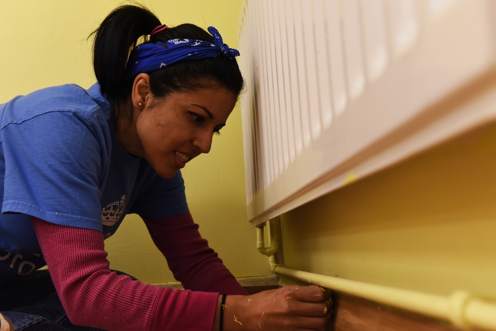 48th Fighter Wing volunteers give back to the community