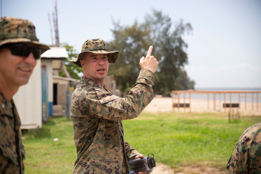 SPMAGTF-SC leaders visit Marines in Puerto Castilla