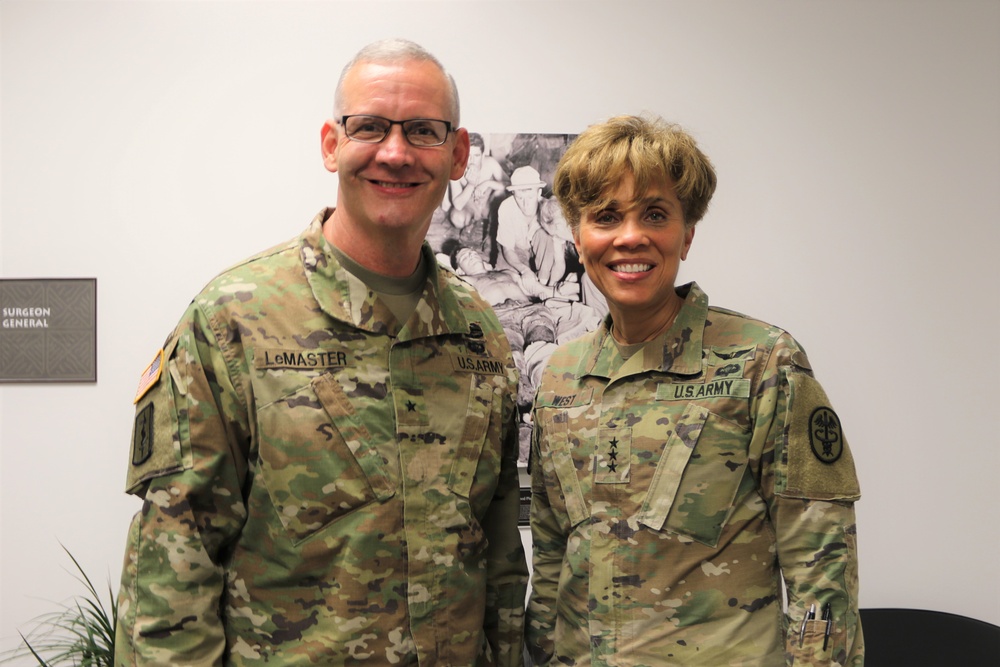 Incoming RHC-P Commander conducts first office call with Army Surgeon General