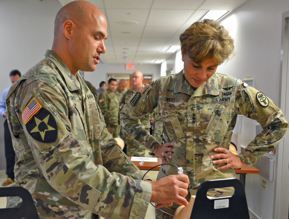 Tripler Army Medical Center welcomes Army Surgeon General