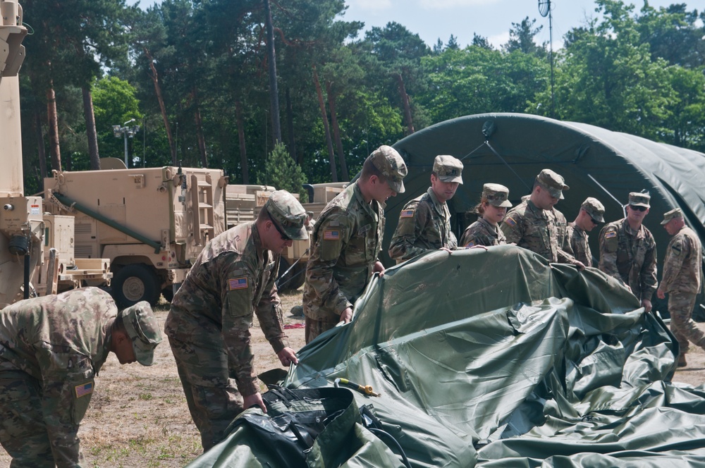 Soldiers Set Up Tactical Operations Center in Preparation to be ‘Ready to Fight’