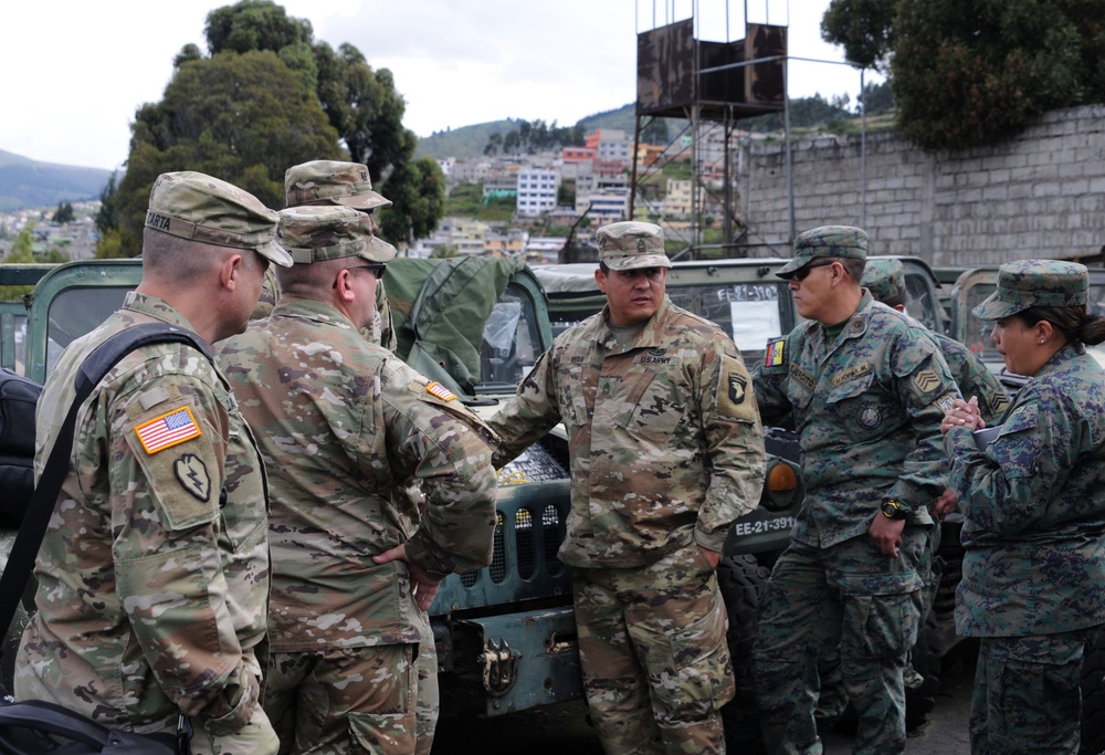 Kentucky Maintenance Team visits Ecuadorian Military
