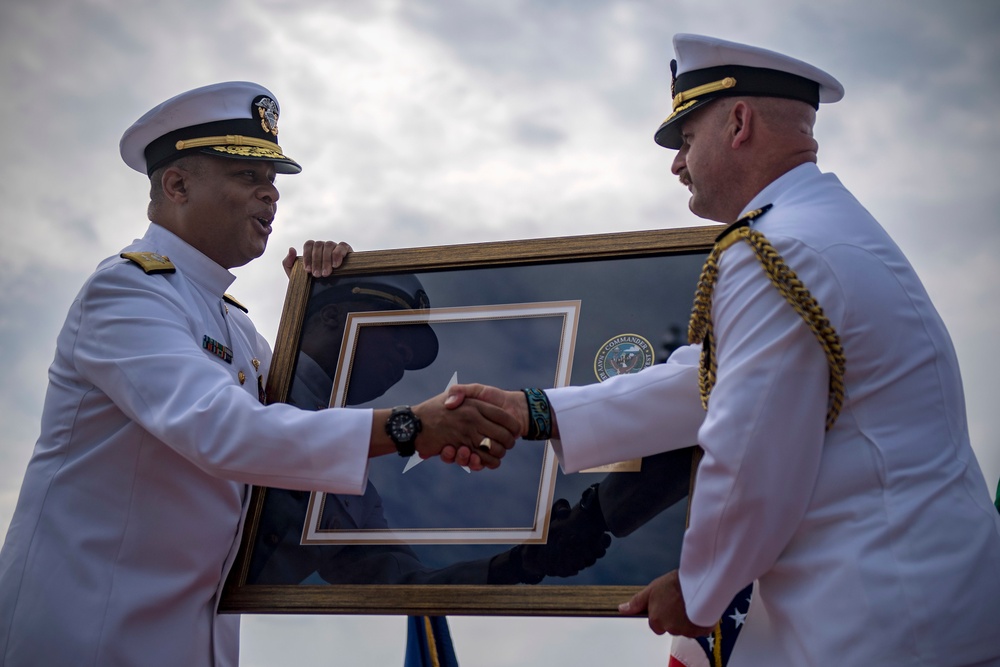 Navy Region Northwest Holds Change of Command