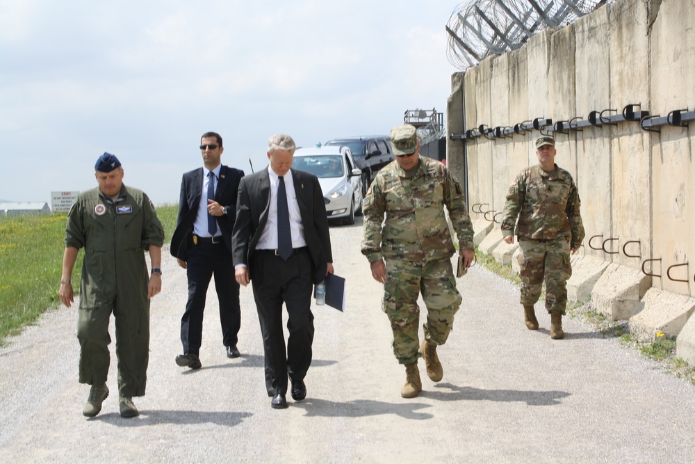 U.S. Ambassador to Kosovo visits Camp Bondsteel