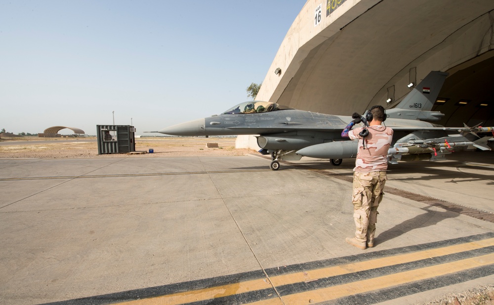 Iraqi F-16s conduct airstrikes