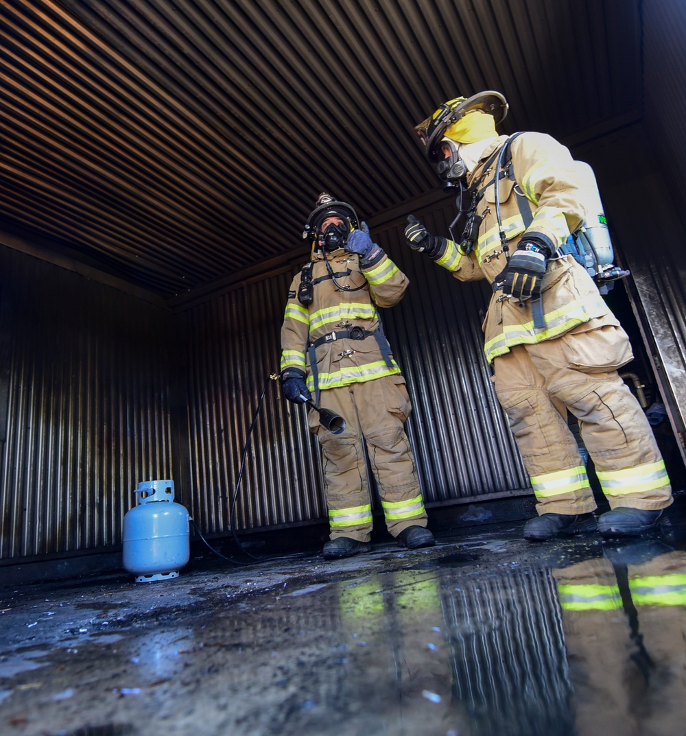 Ellsworth and RCFD train at 700 degrees