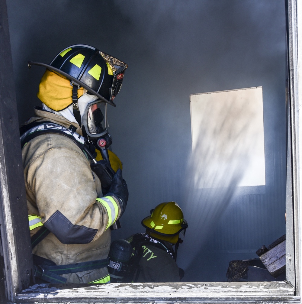 Ellsworth and RCFD train at 700 degrees