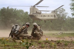 Ohio Army National Guard Engineers Complete Casualty Evacuation Training [Image 3 of 5]