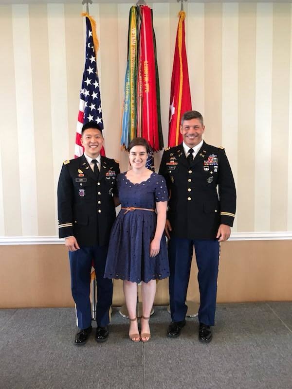 Phoenix recruiting commander receives MacArthur Leadership Award