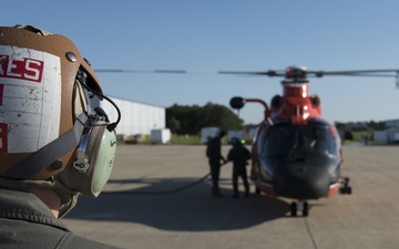 Marines fuel Coast Guard mission