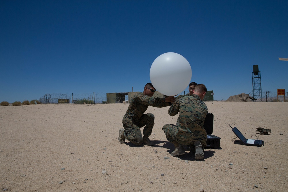 METOC Marines release weather balloon during ITX 4-18