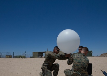 METOC Marines release weather balloon during ITX 4-18