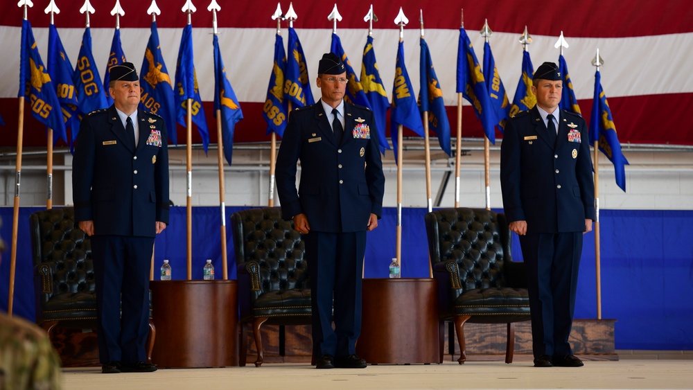 1st SOW welcomes new commander