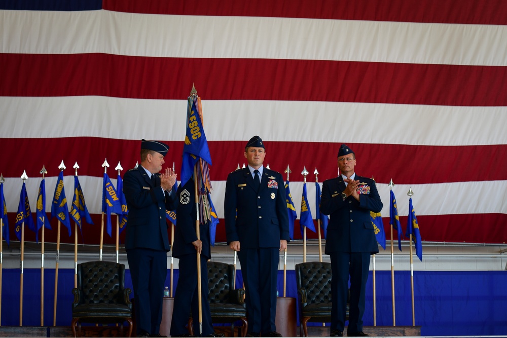 1st SOW welcomes new commander