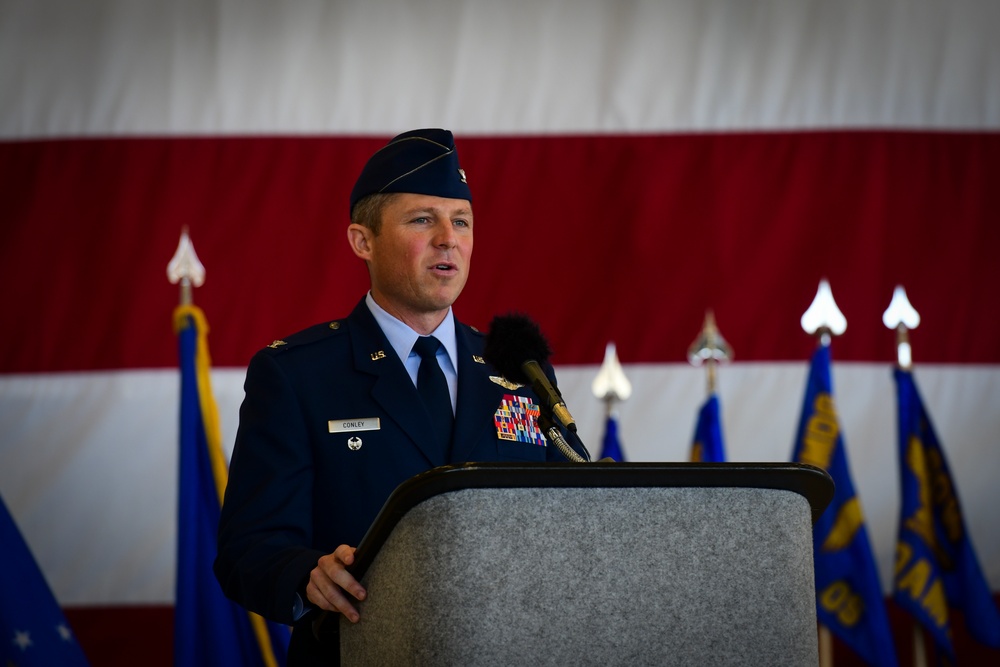 1st SOW welcomes new commander