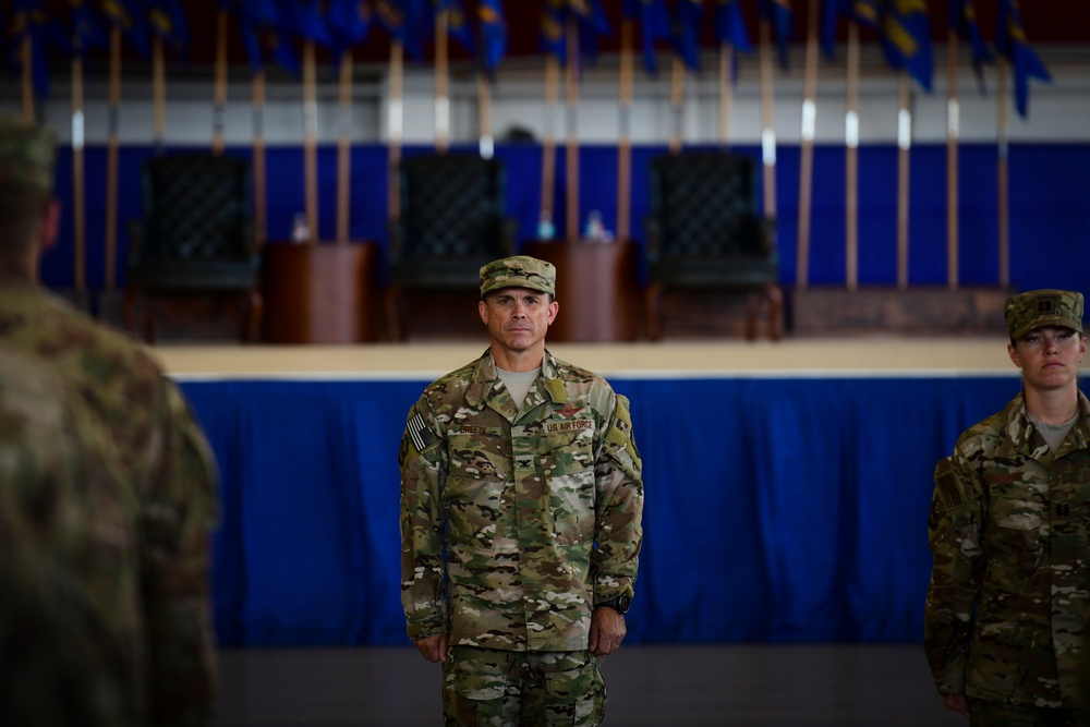 1st SOW welcomes new commander