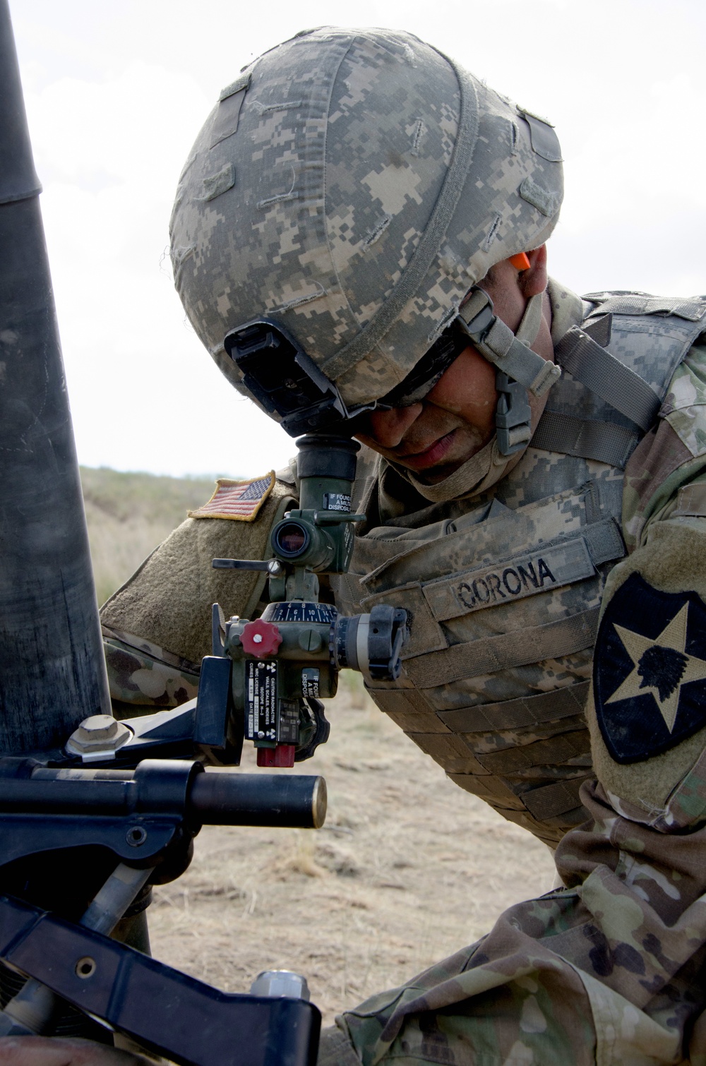 1st Battalion, 161st Infantry Regiment, 81st Stryker Brigade Combat Team conduct mortar training