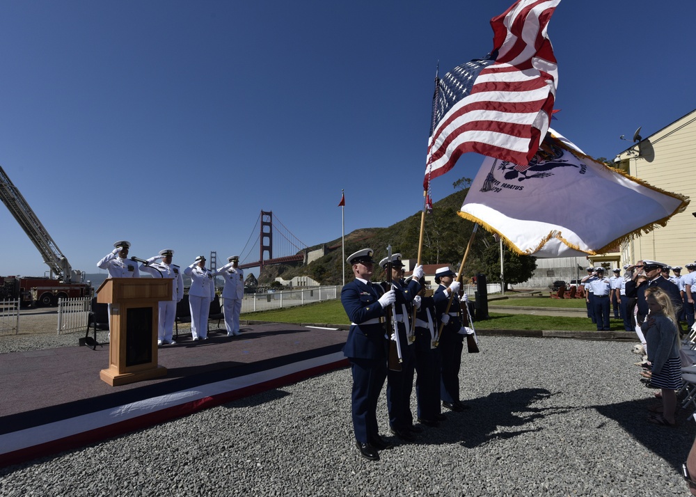 San Francisco Coast Guard rescue station welcomes new commanding officer